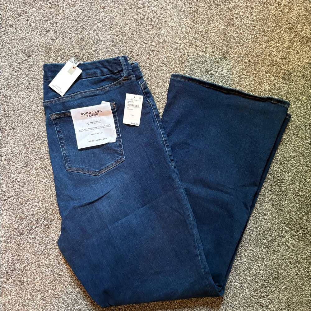 Good American Stretch Pull-On Flare Jeans